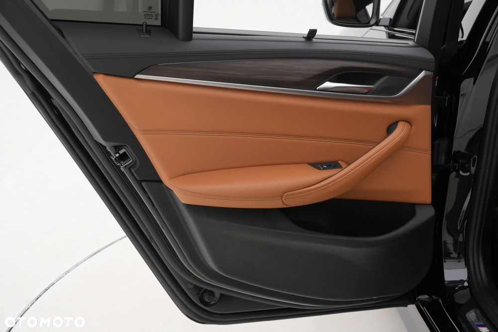 BMW Seria 5 520d xDrive M Sport Edition - 23