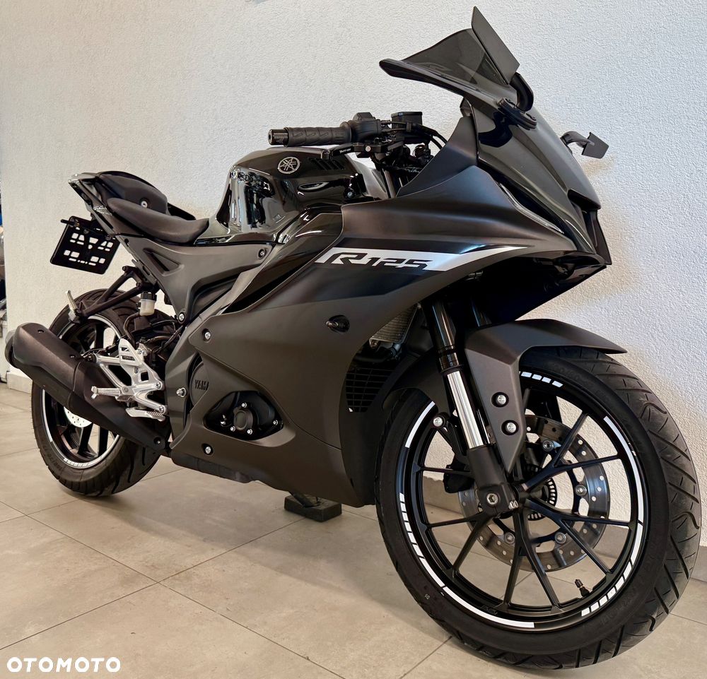 Yamaha YZF - 3