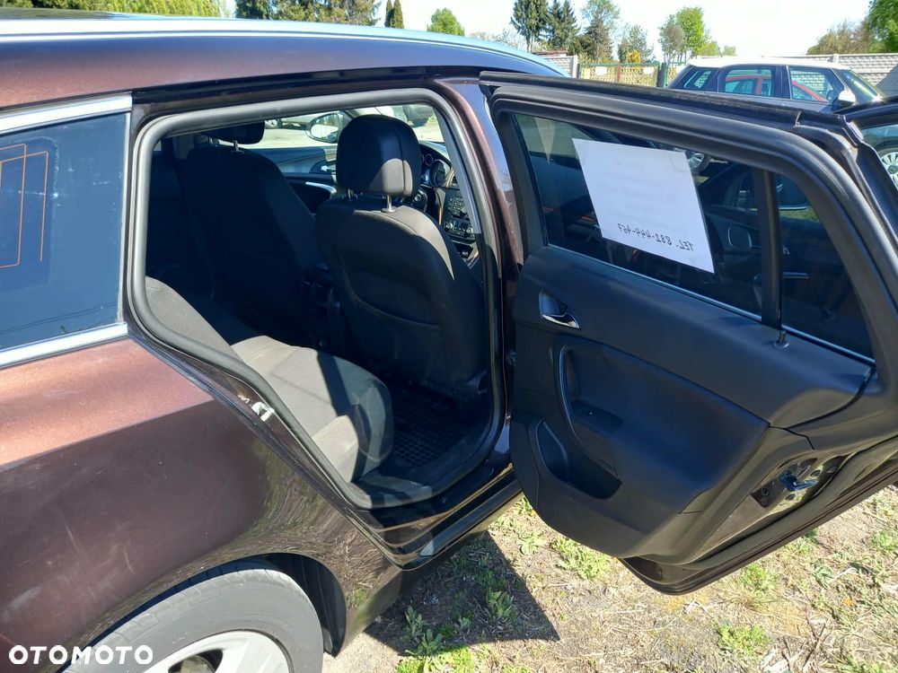 Opel Insignia 1.8 Sport - 12