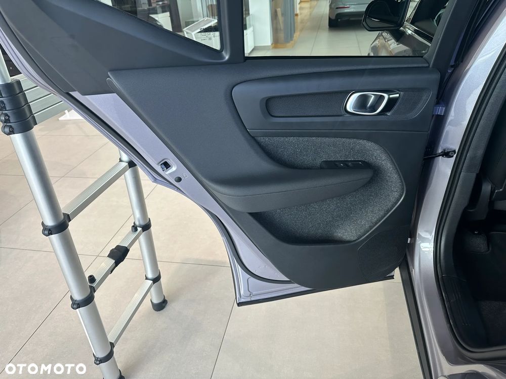 Volvo XC 40 B3 Plus Dark - 14