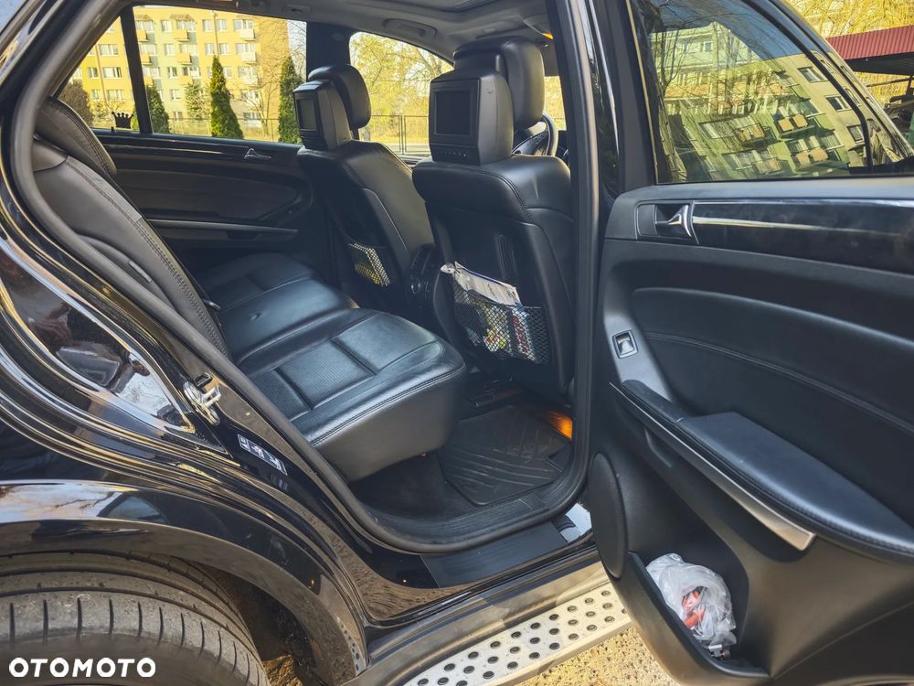 Mercedes-Benz ML 63 AMG 4Matic 7G-TRONIC - 12
