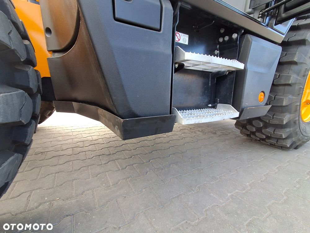 JCB 542 - 70 AGRI SUPER - 12