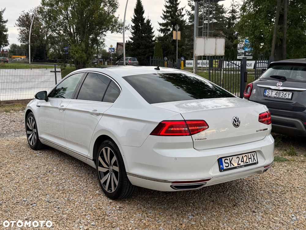 Volkswagen Passat 2.0 TDI 4Mot Elegance DSG - 9