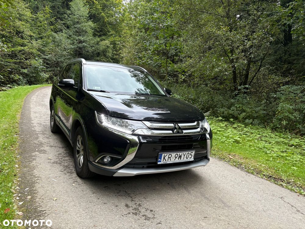 Mitsubishi Outlander 2.0 Instyle + 4WD CVT - 5