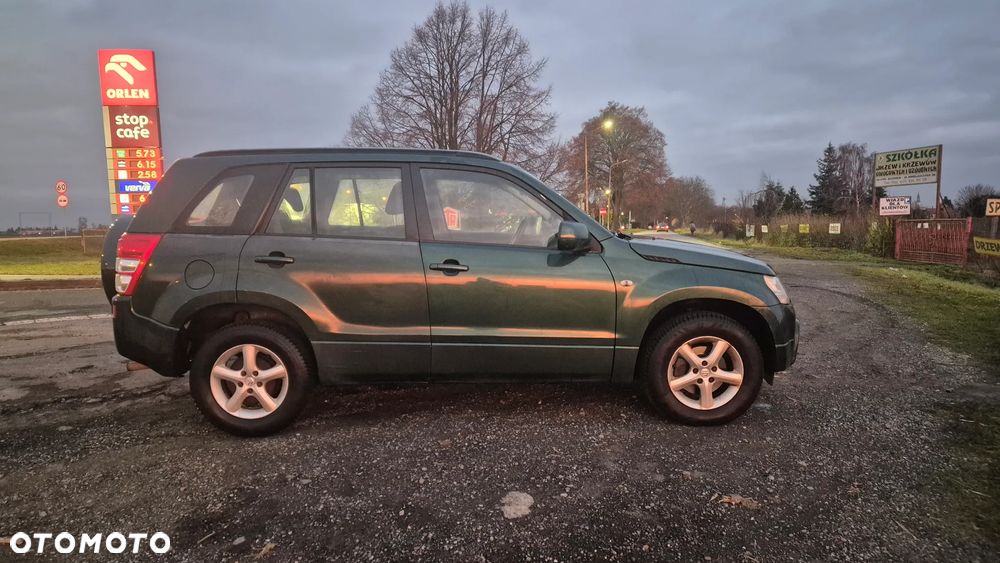 Suzuki Grand Vitara 2.0 Comfort + - 1