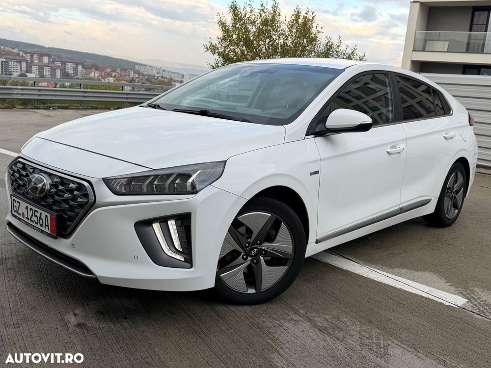 Hyundai IONIQ 1.6 GDI Premium - 1