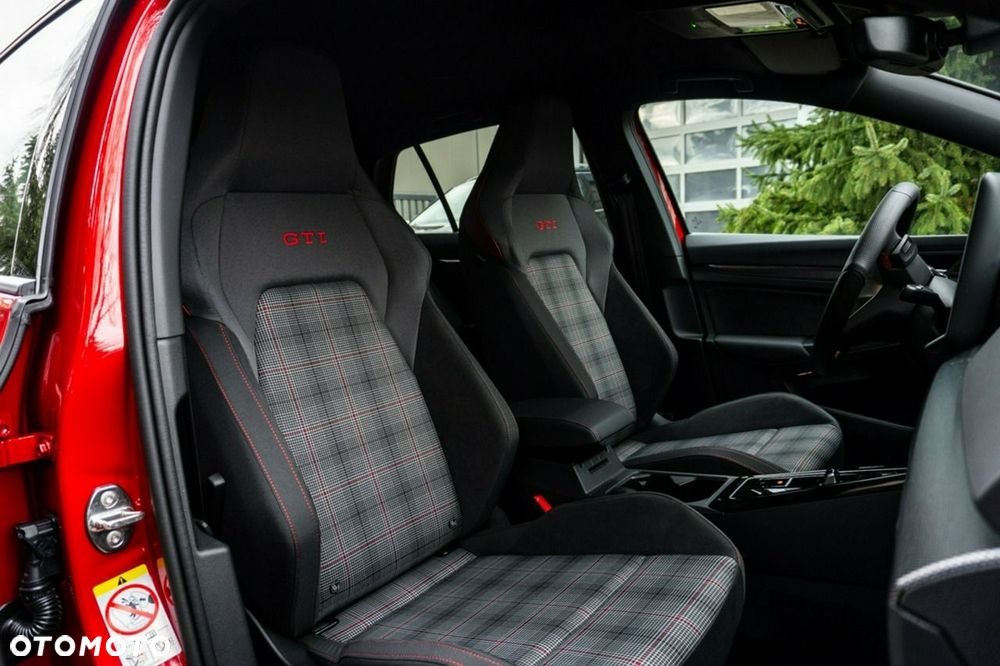 Volkswagen Golf - 27