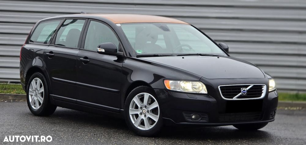 Volvo V50 2.0D DPF Powershift Momentum - 1