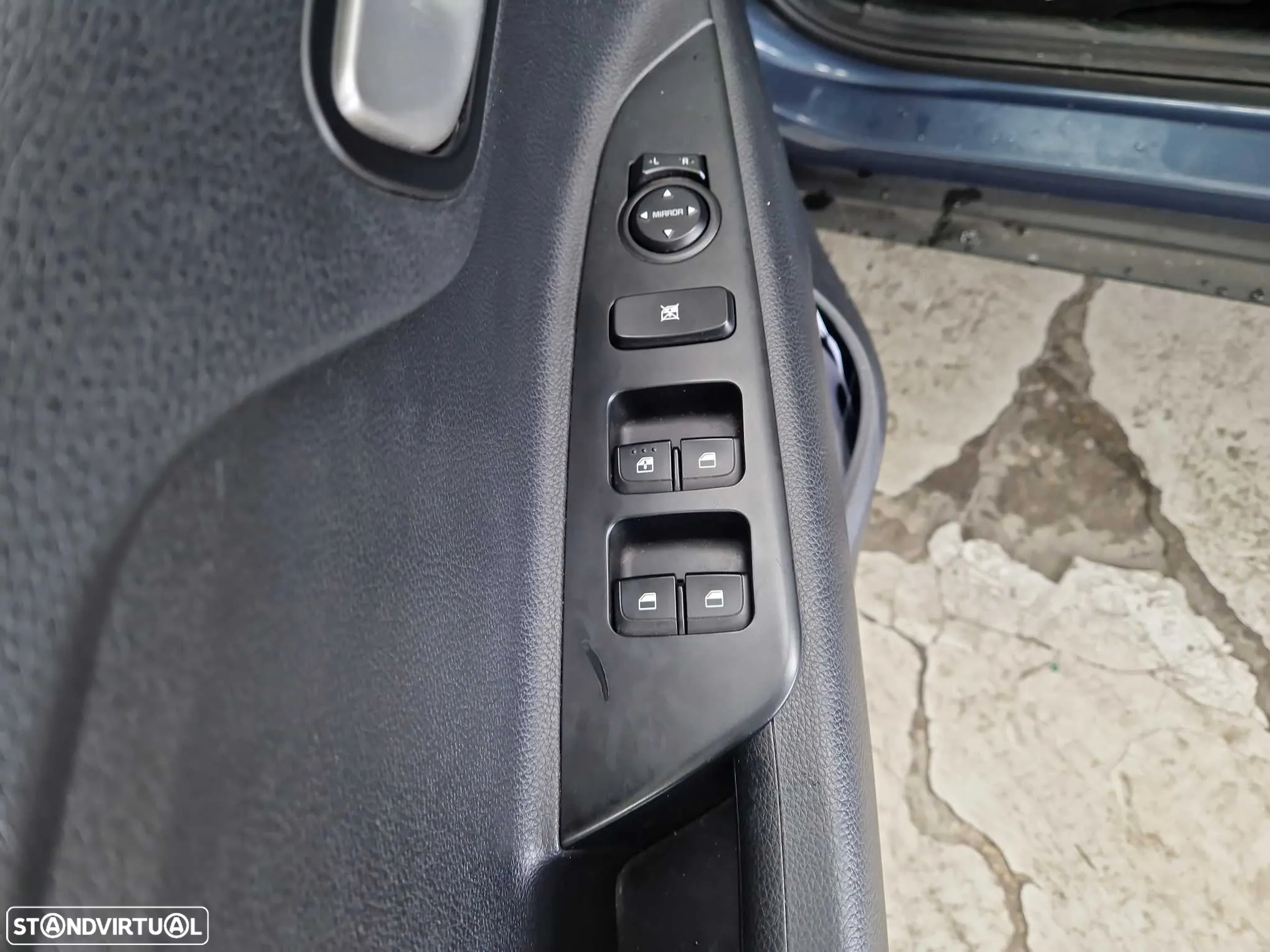 Kia Stonic 1.0 T-GDI GT Line - 19