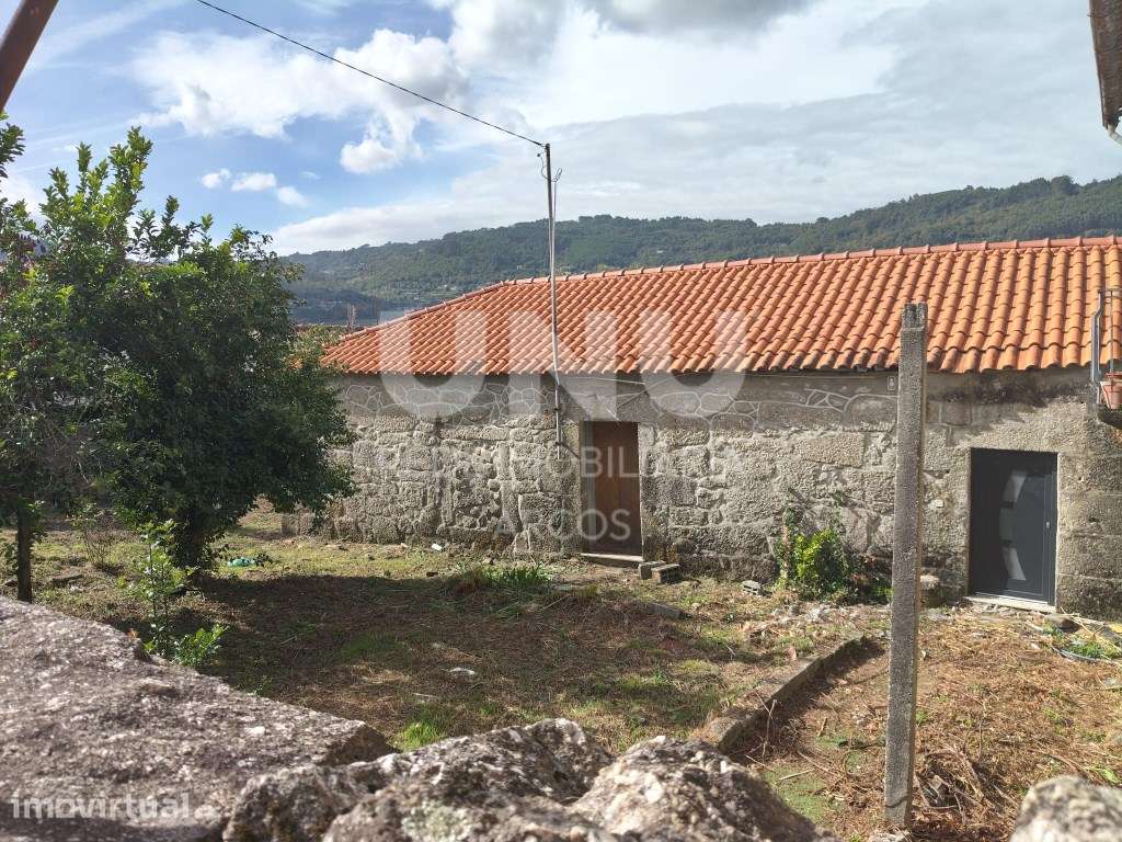 Moradia de pedra para recuperar - Grande imagem: 4/29