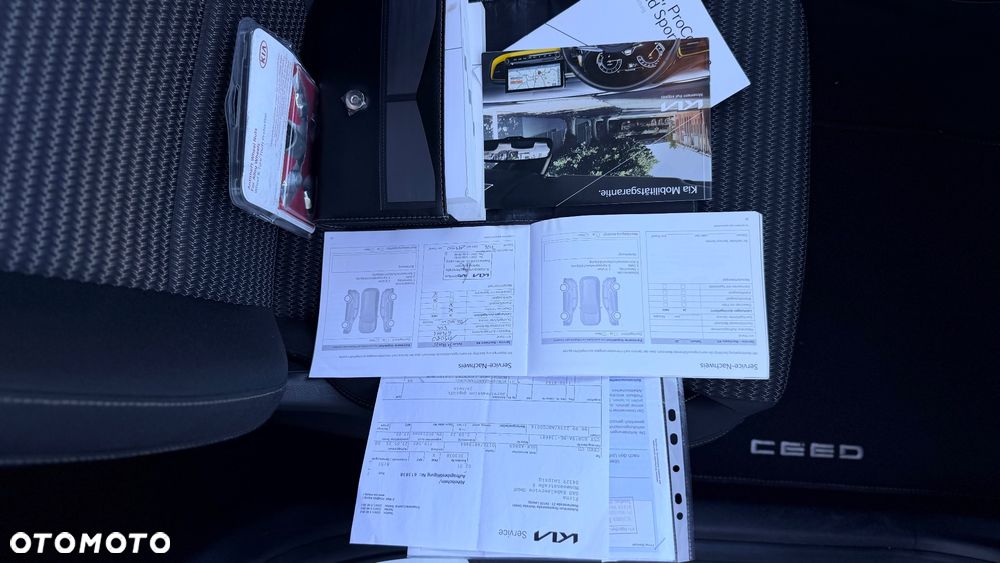 Kia Ceed - 25