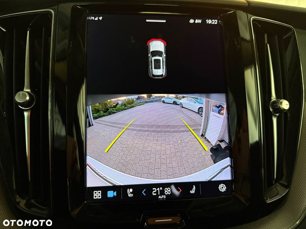 Volvo XC 60 B4 D Ultimate Dark - 37