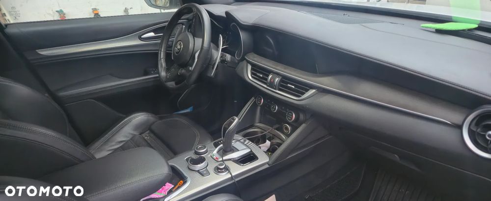 Alfa Romeo Stelvio 2.0 Turbo Veloce TI Q4 - 5