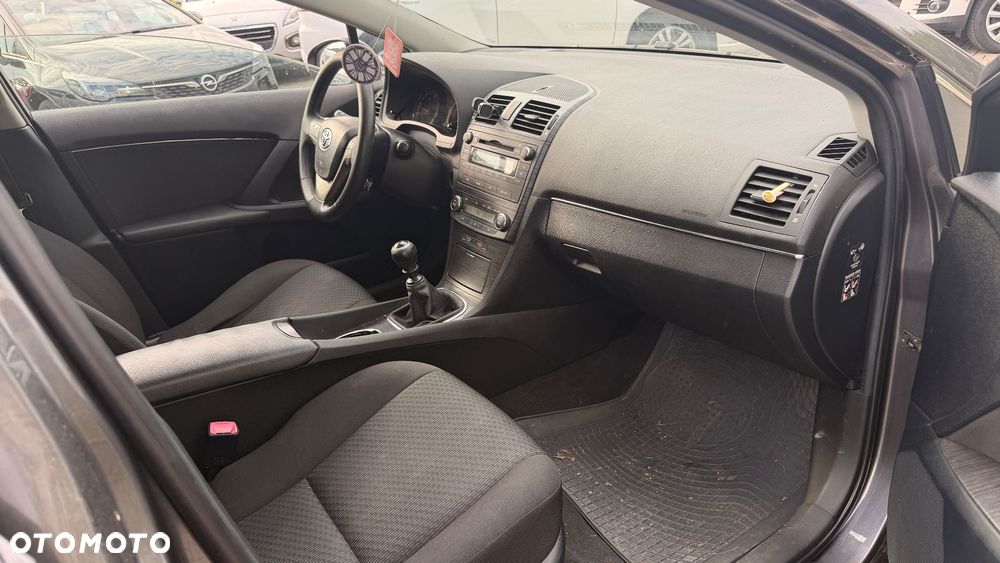 Toyota Avensis - 6