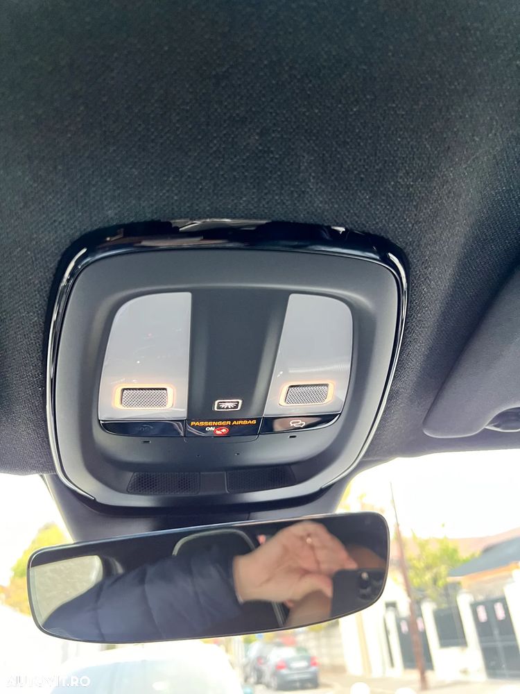 Volvo XC 40 B4 AT FWD MHEV Plus Dark - 24