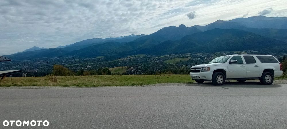 Chevrolet Suburban - 7