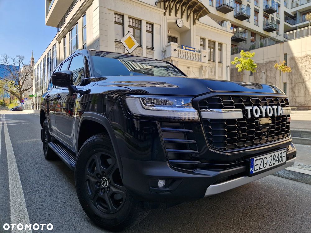 Toyota Land Cruiser - 4