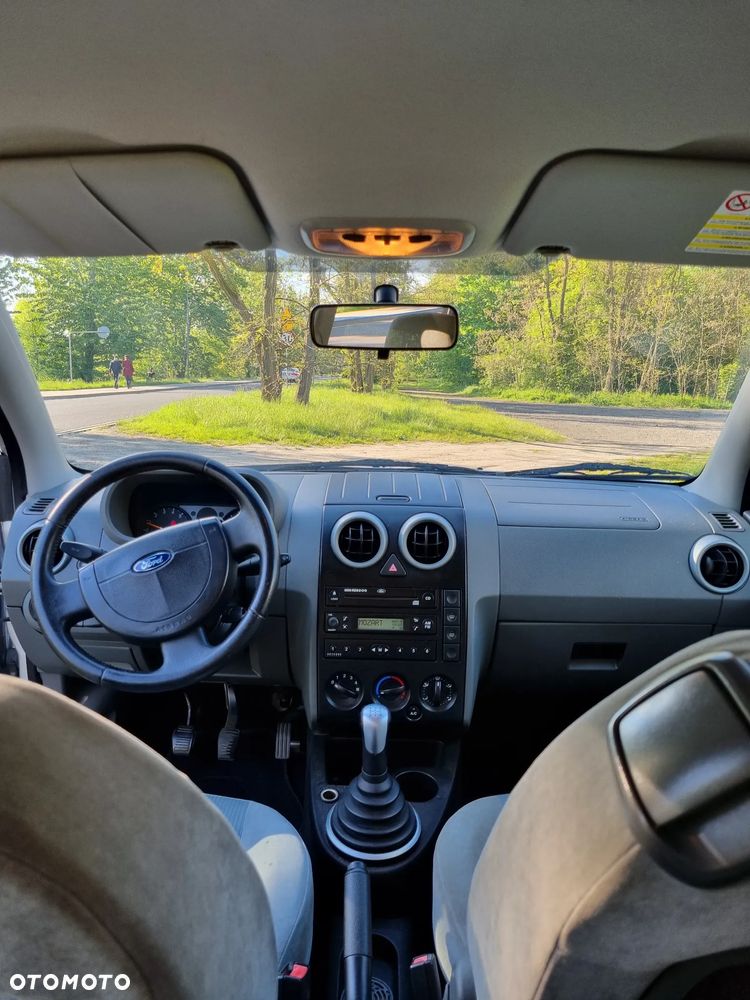 Ford Fusion 1.6 Fun X - 9