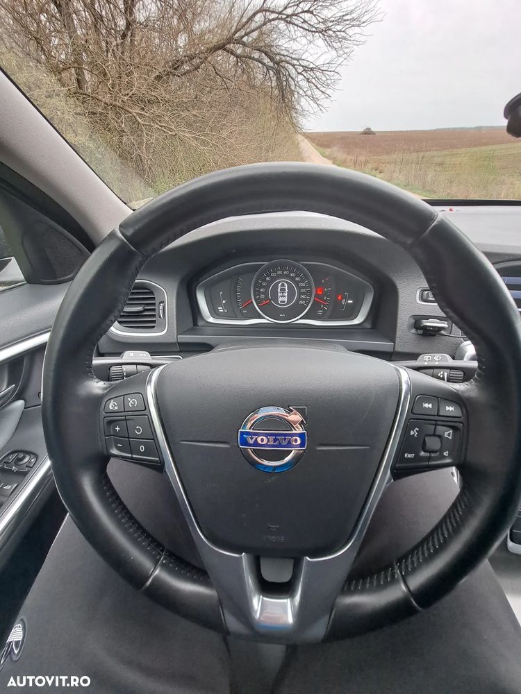 Volvo V60 D2 ECO Start-Stop Momentum - 6