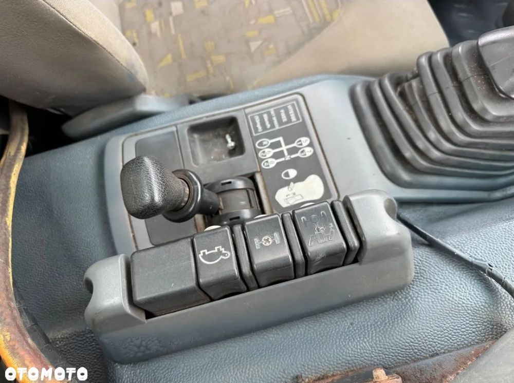 Renault Kerax 4x4 320DCi Wywrotka 3str 2004r. Klima SPECJALNY Solarka ACOMETIS Piaskarka Pług - 31