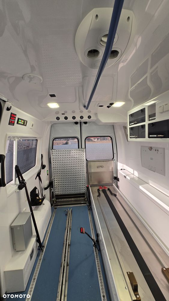 Renault Master Ambulans karetka - 13