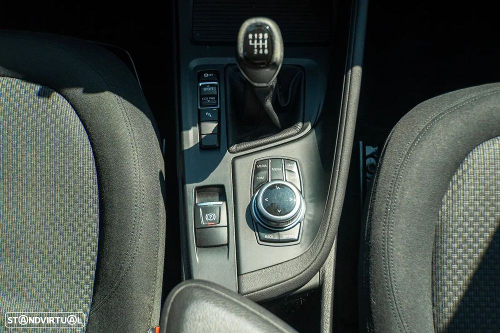 BMW X1 sDrive18d Sport Line - 24