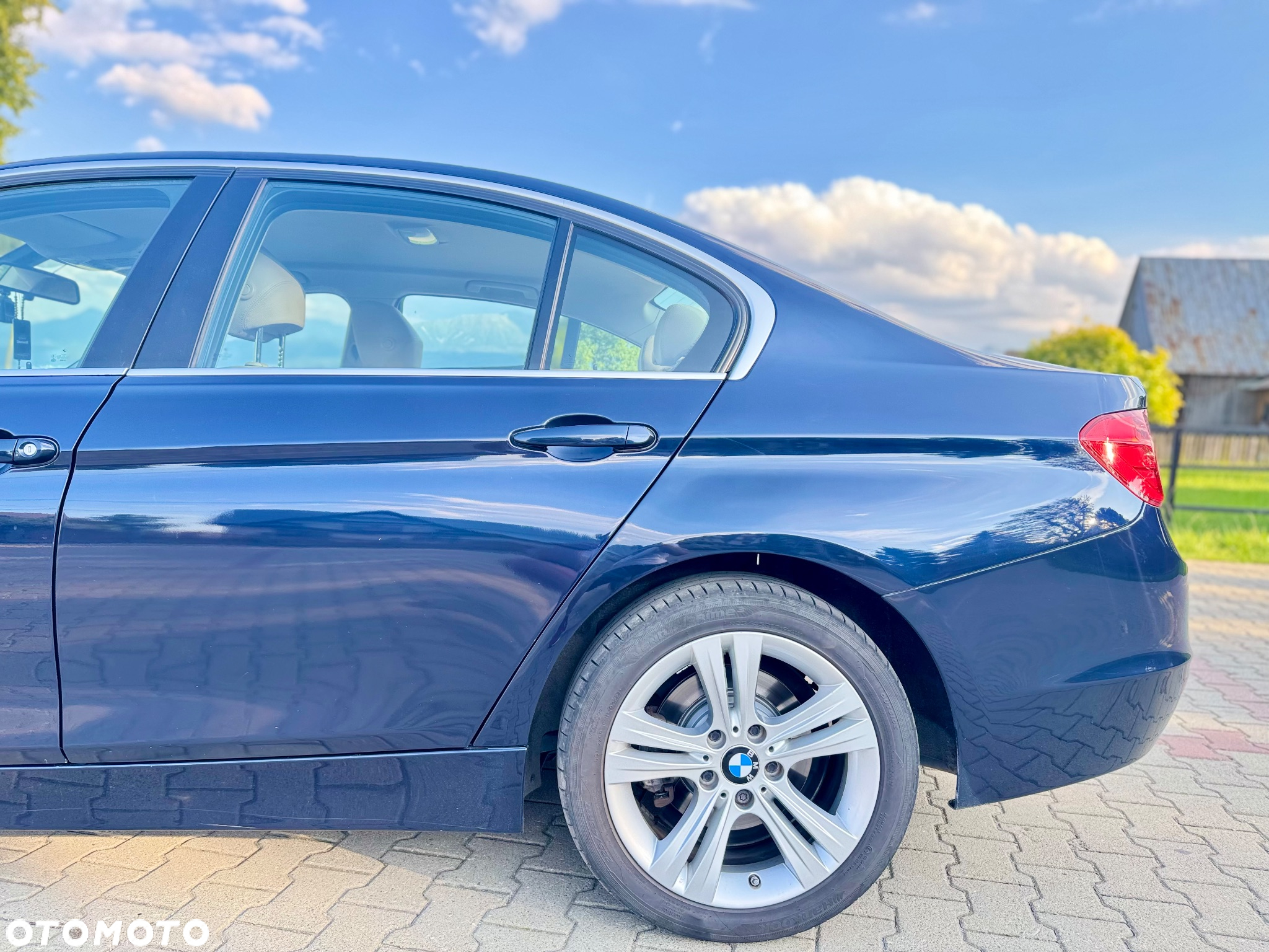 BMW Seria 3 318d xDrive - 9