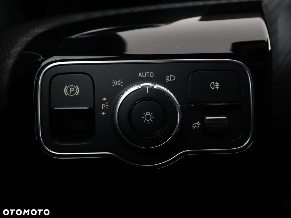 Mercedes-Benz CLA 200 d 8G-DCT - 34