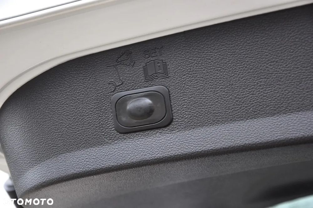 Ford Kuga 2.0 TDCi 4x4 Titanium - 26