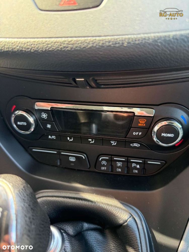 Ford Grand C-MAX - 22
