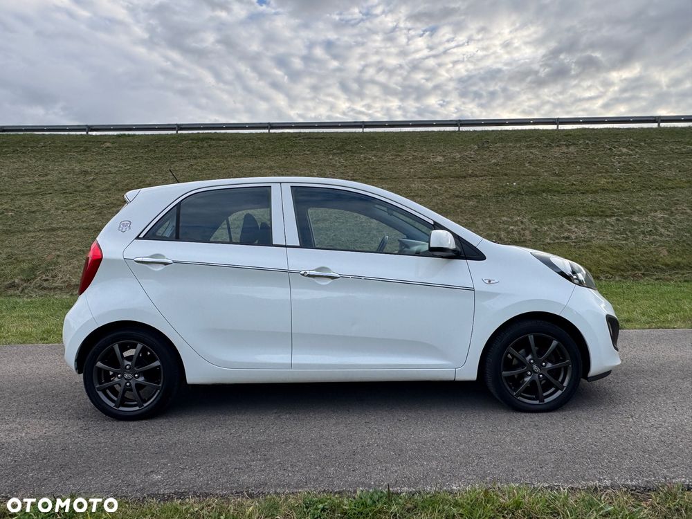 Kia Picanto 1.0 Fifa World Cup Edition - 21