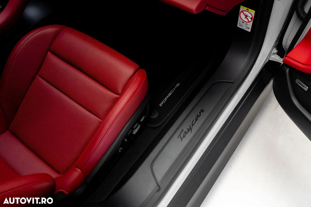 Porsche Taycan Standard - 33