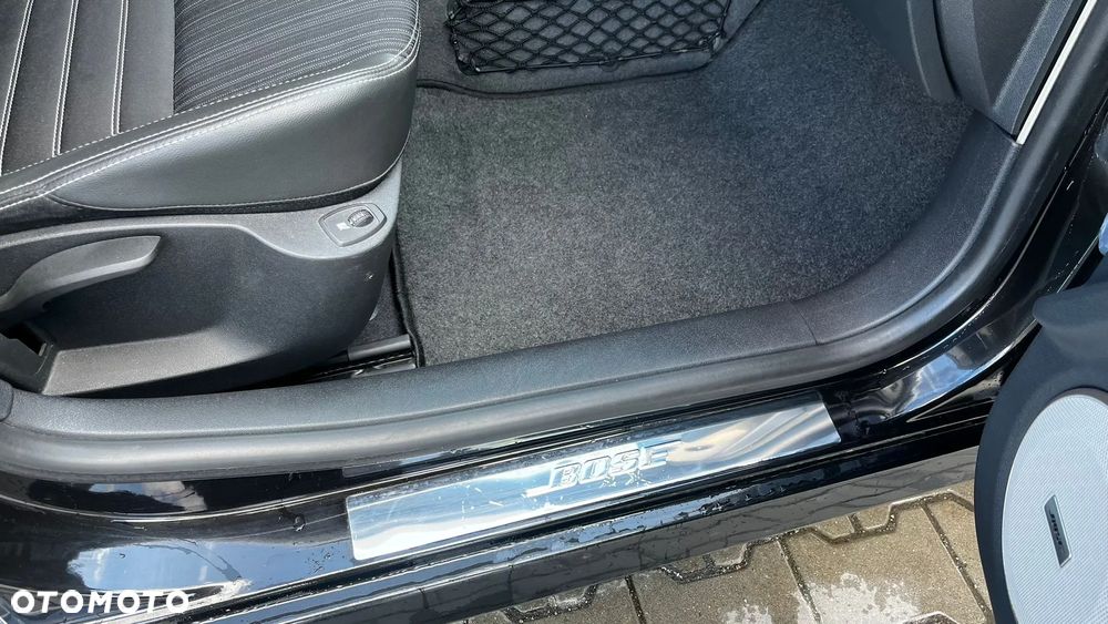 Renault Laguna dCi 150 FAP Start-Stop Bose Edition - 14