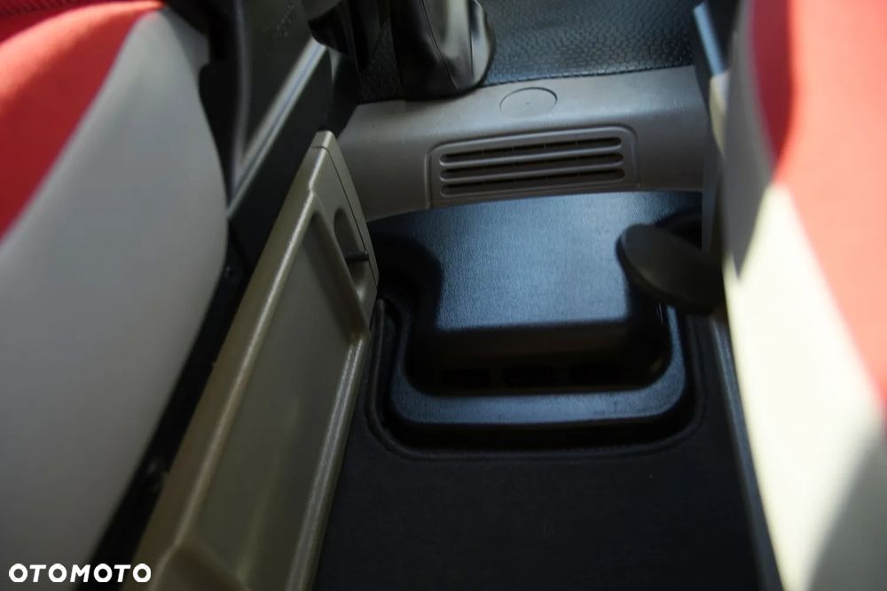 Opel Vivaro - 19