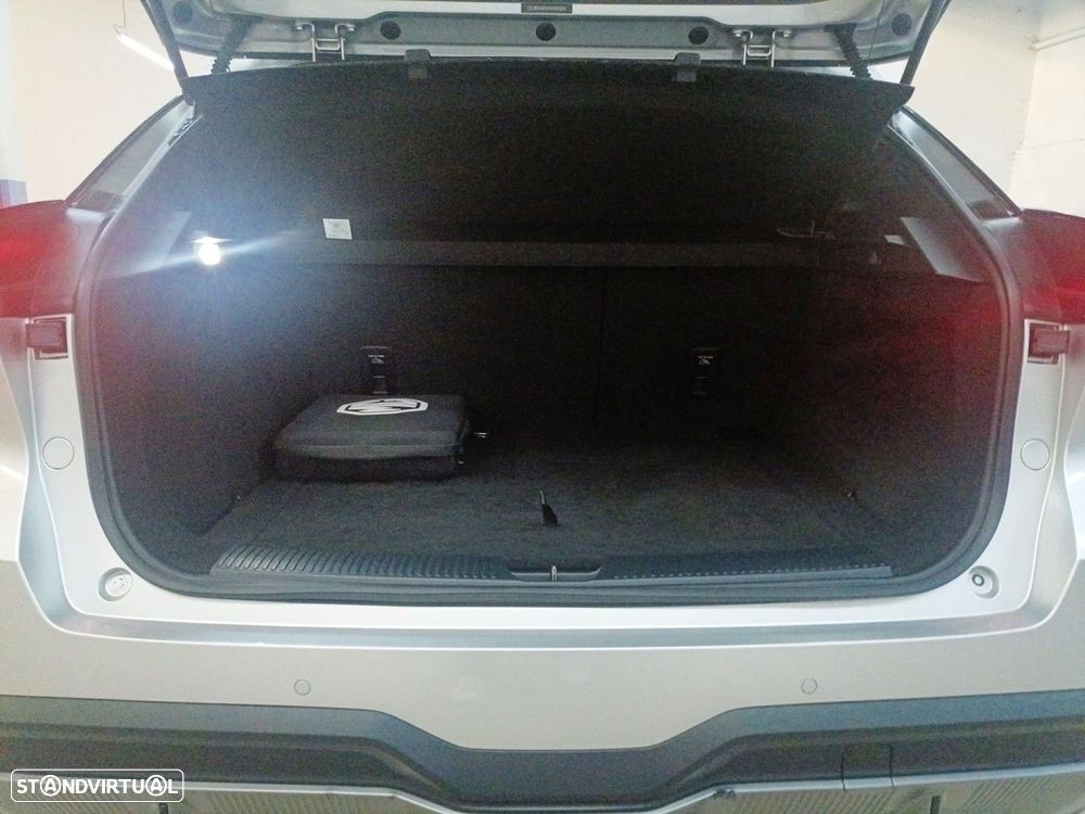 MG MG4 64 kWh Luxury - 12