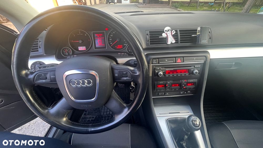 Audi A4 Avant 2.0 TDI DPF - 5