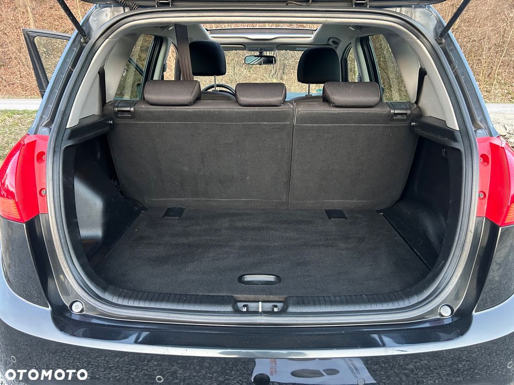 Kia Venga 1.6 CRDi 128 Business Line - 11