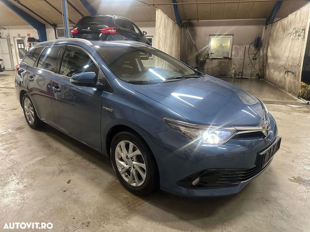 Toyota Auris 1.8 VVT-i Hybrid Automatik Touring Sports Edition - 2