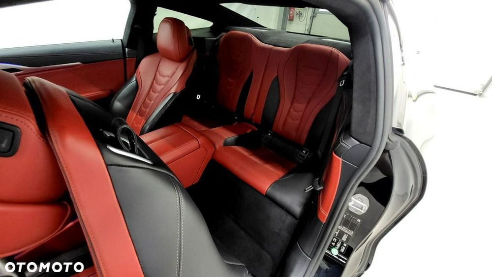 BMW Seria 8 M850i xDrive - 28