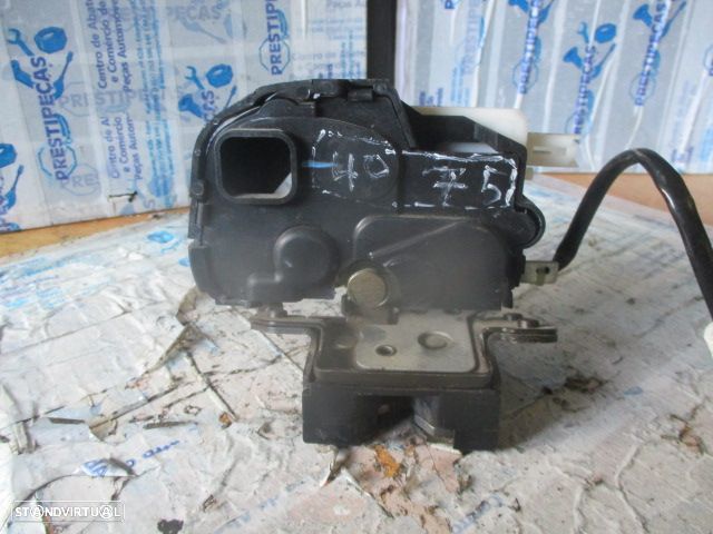 Fecho FEC4075 MAZDA 2 2004 MALA 2 PINOS - 1