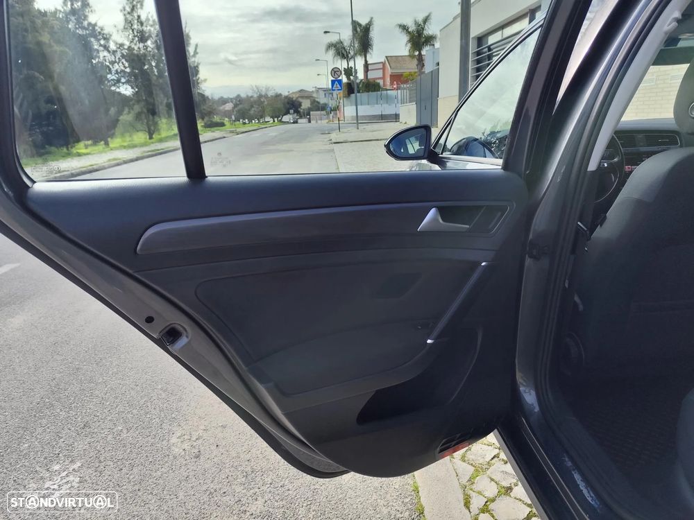 VW Golf Variant 1.6 TDi Confortline - 11