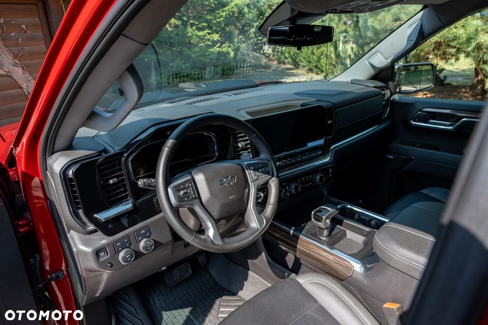 Chevrolet Silverado - 23