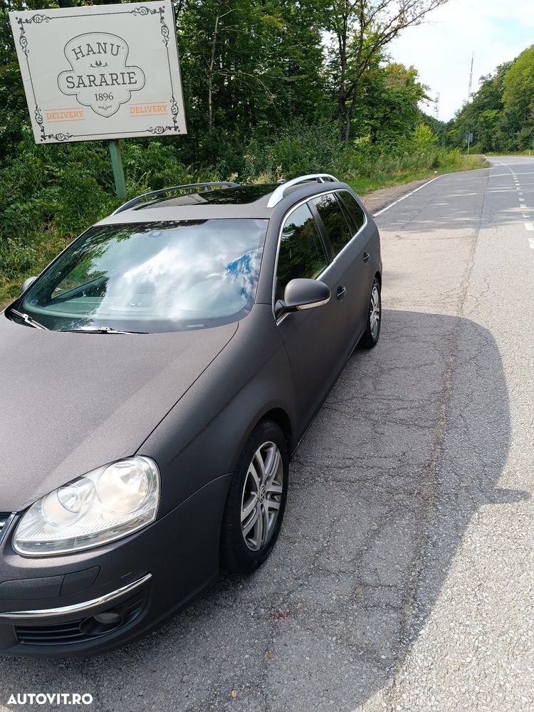 Volkswagen Golf - 1