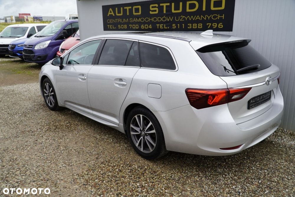 Toyota Avensis 2.0 D-4D Premium - 4