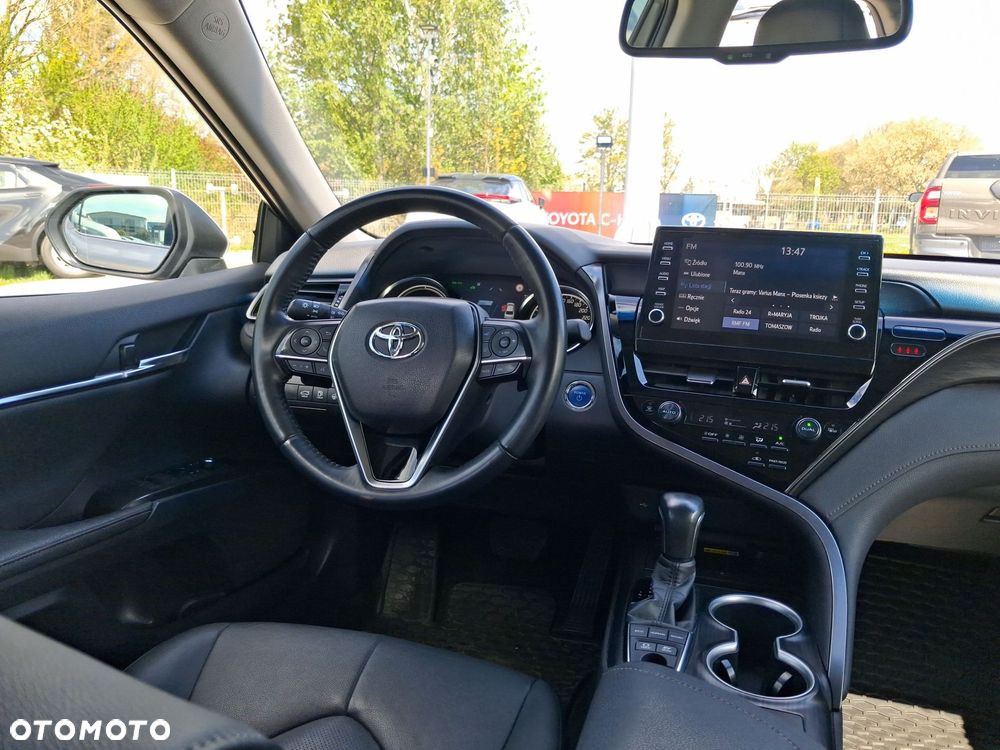 Toyota Camry 2.5 Hybrid Executive CVT - 23