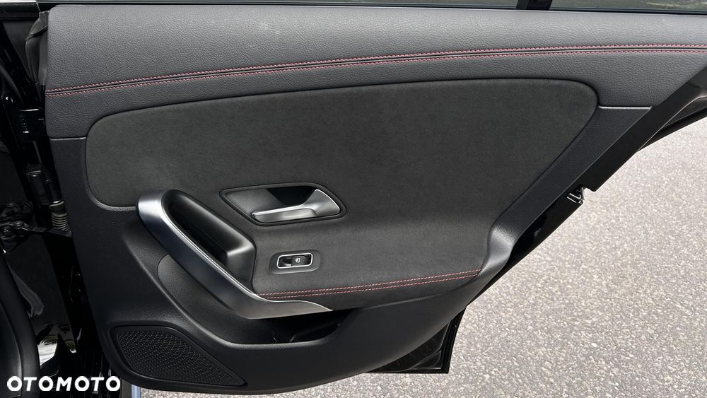 Mercedes-Benz CLA 200 mHEV 7G-DCT - 28