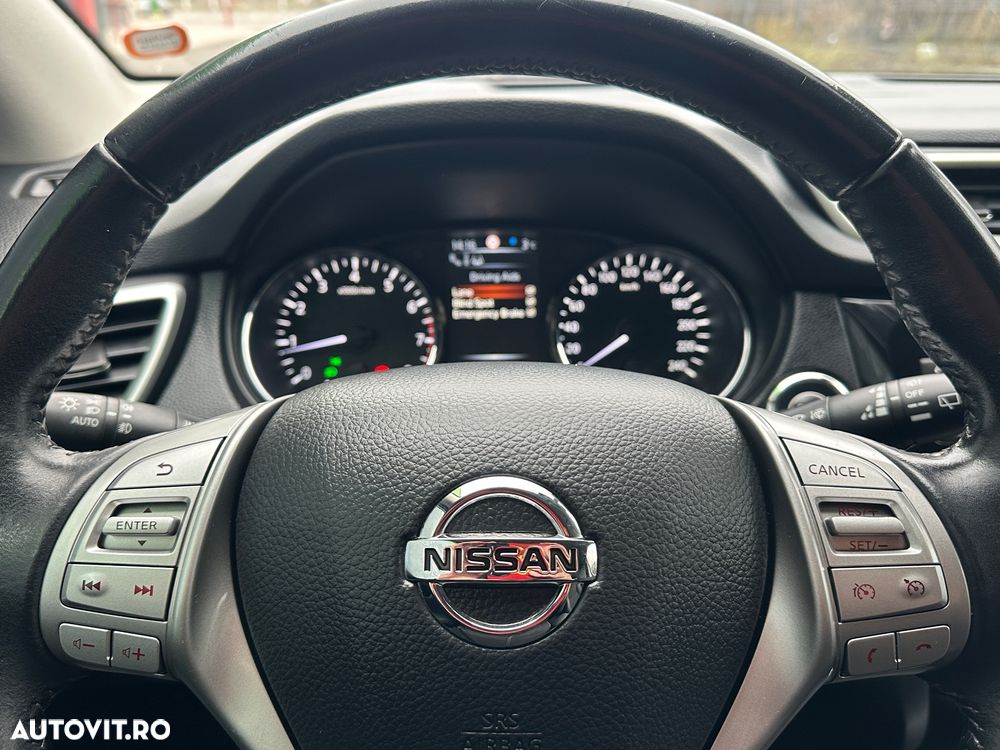 Nissan Qashqai 1.6 DIG-T TEKNA - 23