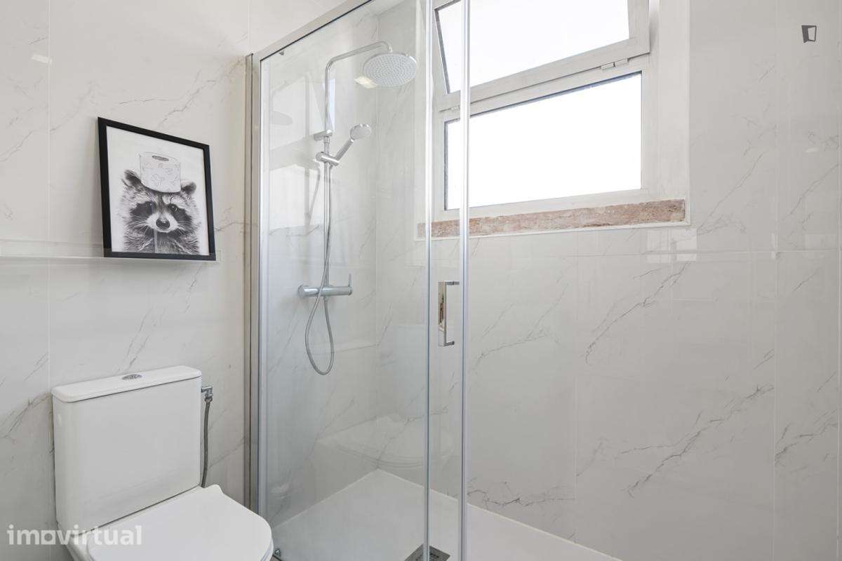 Quarto - localizado em Marquês de Pombal Lisbon - Grande imagem: 5/25