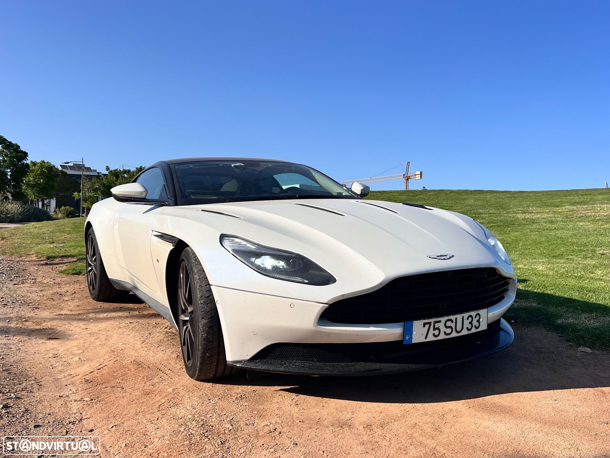 Aston Martin DB11 Volante - 1