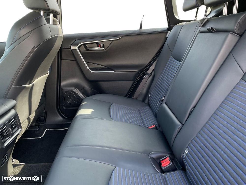 Toyota RAV4 - 11